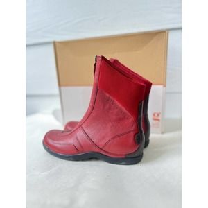 COLE HAAN G Series Red Galloway Leather Zip Front Air Tech Booties size wom 5.5